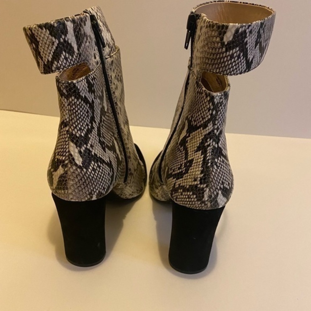 42 Gold Booties - Picture 5 of 7